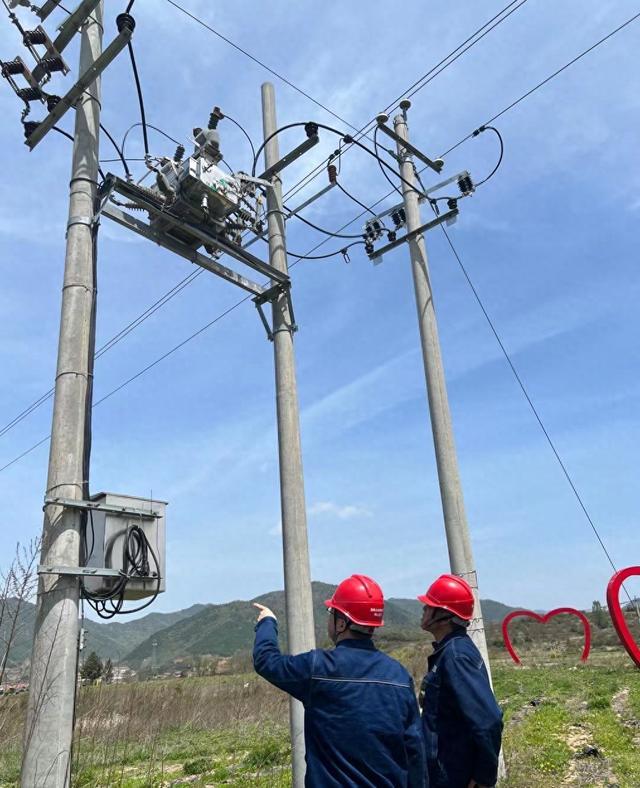 铁塔银线护光明——国网太白县供电公司加快城乡电网建设天博(图1)