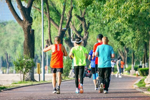 城市规划好了老百姓受益出门就有休闲锻炼解闷天博的地方(图2)